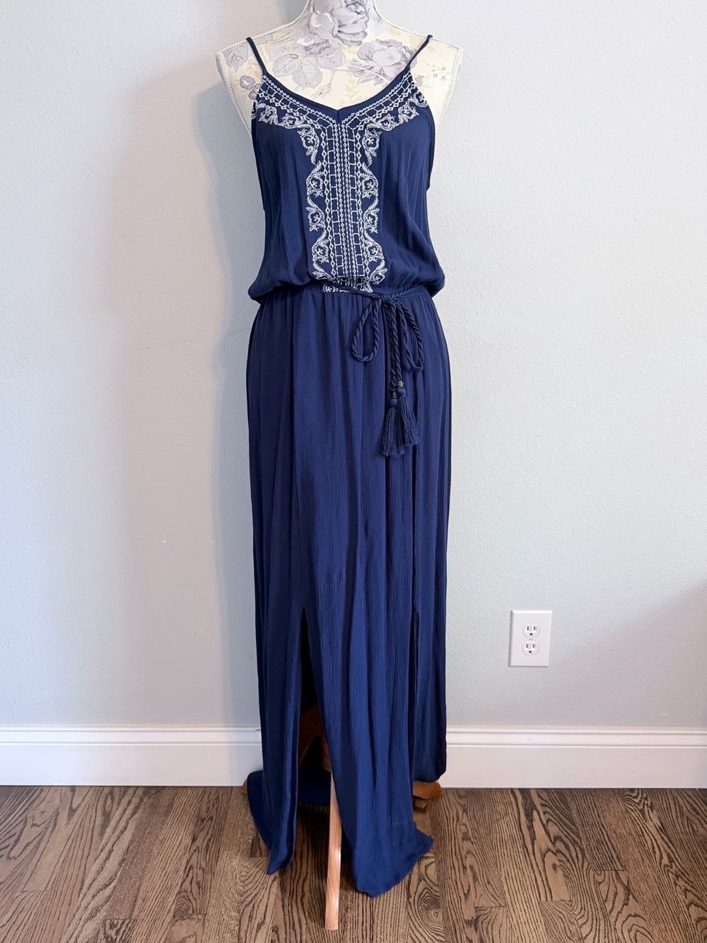 KNOX ROSE Embroidered Maxi Dress Size Small Navy Blue Lightweight Beachy Boho
